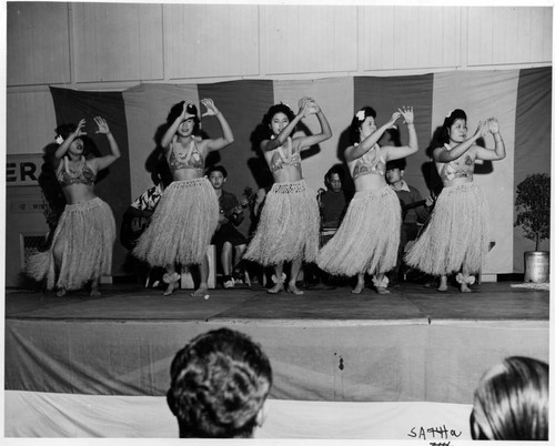 Hula Dancers