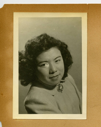 Portrait of a Nisei woman