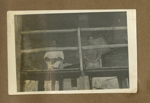 Japanese Peruvian family in a house