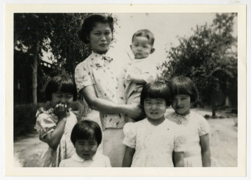 Kiyoko Maeda Yoshioka with children at Poston Incarceration Camp