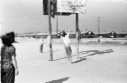 Basketball in Jerome camp