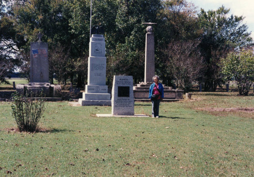 [Dorothy Ai Aoki at the Rohwer Memorial Cemetery]