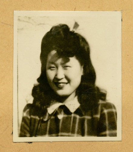 Portrait of a Nisei woman