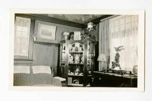 Display cabinet in the Saito family house