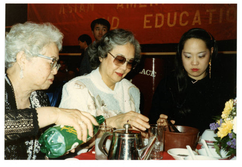 Ei Yoshinaga Suzuki with two women