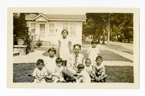 Seijiro Ogawa with Saito family children