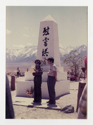 Sue Embrey and Shinya Ono at Manzanar pilgrimage