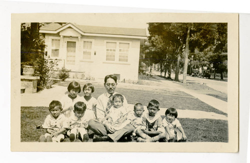 Seijiro Ogawa with Saito family children