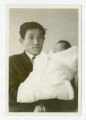 Photograph of Yoshio Hasagawa and his child