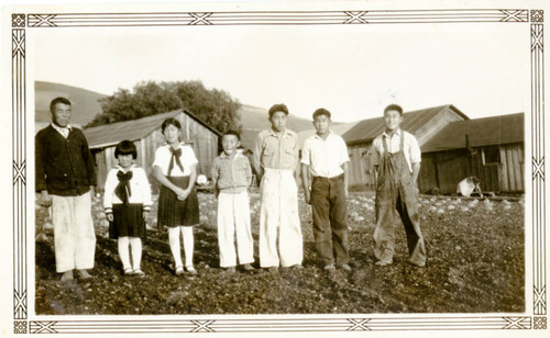 Kumekichi Ishibashi with Children