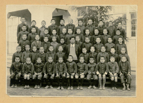 Group photo of school children