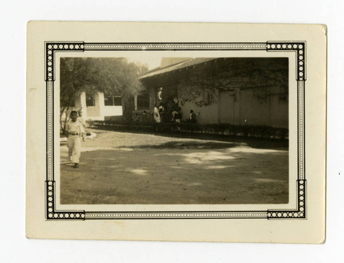 Building and children on Terminal Island