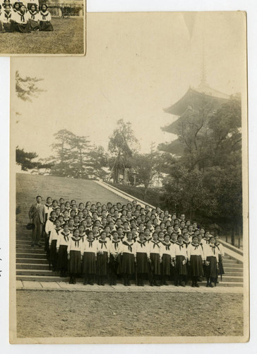 Kofu Koto Jogakko [= Kofu Girls High School] field trip, Todaiji