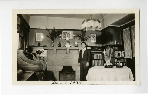 Sueo Saito in a home office