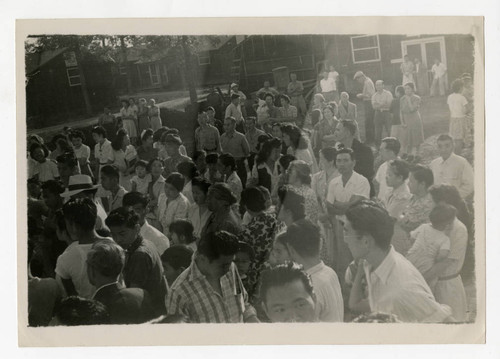 Volunteers leaving from Jerome camp to Tule Lake camp