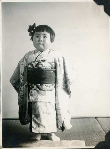 [Little girl in kimono]