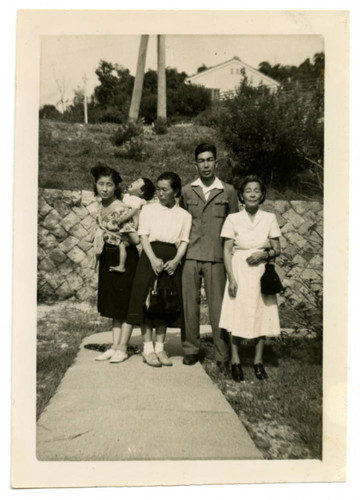 Shigeru Yoshinaga with group of people