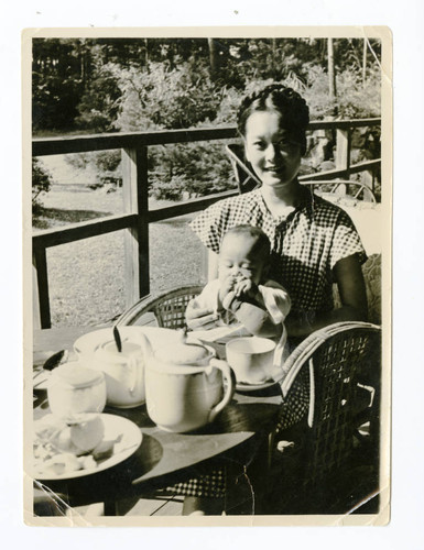 Kinuko Saito with her daughter, Marie