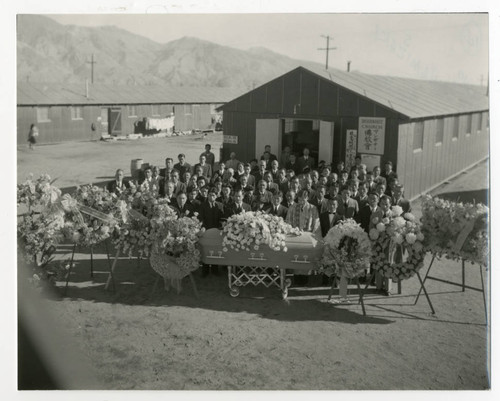 Exterior photograph of a funeral for Yasuo Minamisaki