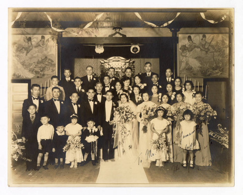 Tatsuo Saito and Kikuye Frances Kuratani group wedding photograph