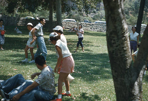 Men and girls at Little Miss picnic