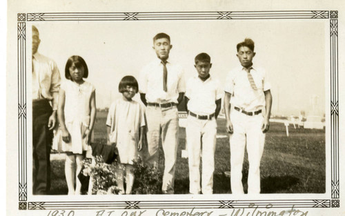 Family at Wilmington Cemetery