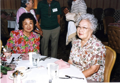 [Mini-reunion, Mrs. Sumi Hattori, Mrs. Mary Kawagoye]