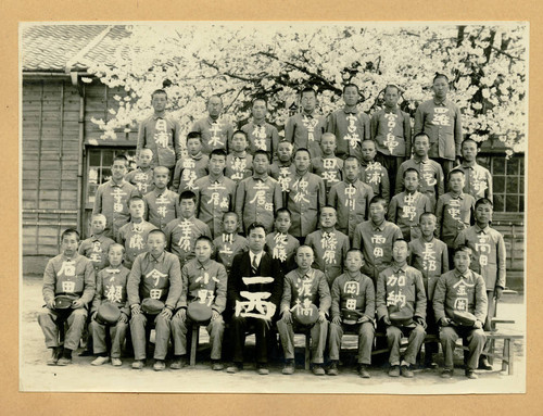 Group photo of Japanese students at Saijo High School