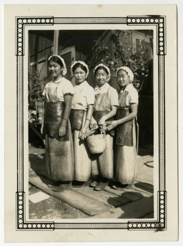 Kiyoko Maeda Yoshioka with cannery workers on Terminal Island