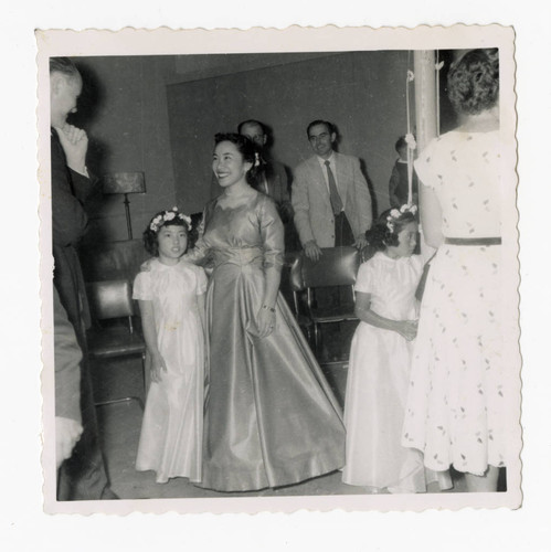 Margaret Zumwinkle and flower girl at Florence Sumire and Robert Griffen's wedding