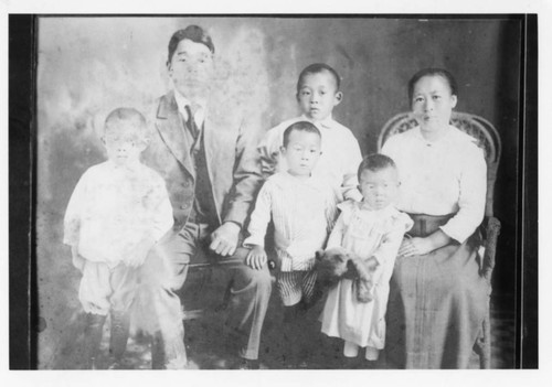 Kumekichi Ishibashi and his Family