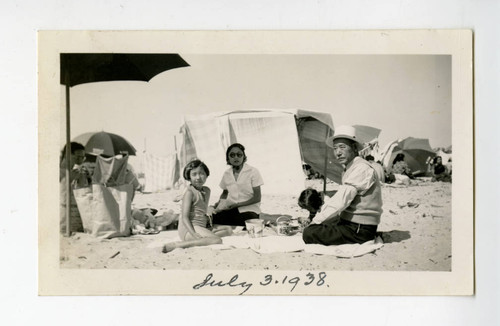 Joyce Teruko, Emiko, Tanjiro Saito at Brighton Beach