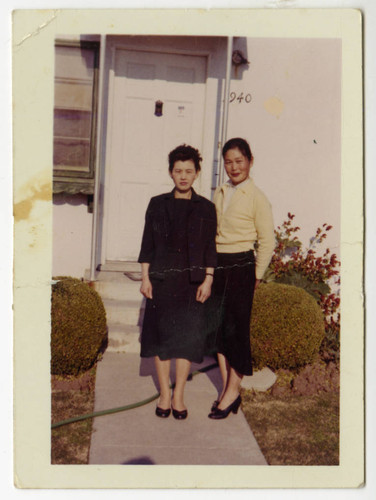 Kiyoko Maeda Yoshioka with her friend, Isako Narita