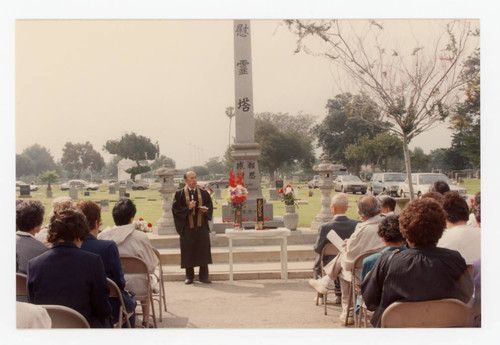 Memorial Day service at Woodlawn Cemetery