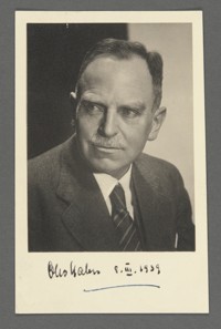 [Portrait of man, with illegible signature: Oleo Kalem? Cleo Halem?]