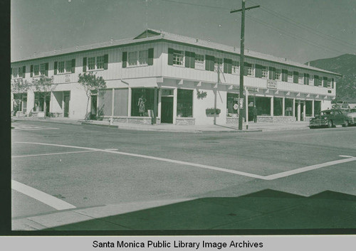 S & J Wilson Building on the northwest corner of intersection of Via de La Paz and Antioch in Pacific Palisades, Calif