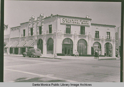 Security-First National Bank on the Antioch side of Pacific Palisades Business Block after the street was widened