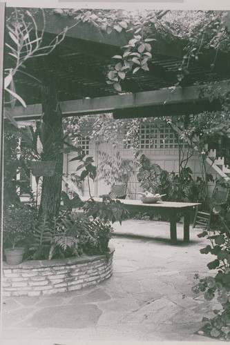 Courtyard of the main house at Will Rogers State Park, Rustic Canyon, Calif