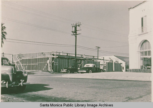 Building of Colvey's Men's Shop on Antioch and Swarthmore. Note the Business Block to the left