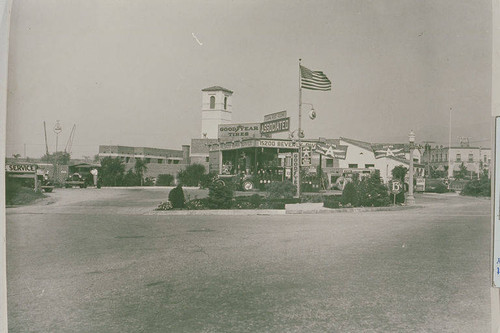 Jack Sauer's "Flying A" Service Station in Pacific Palisades, Calif