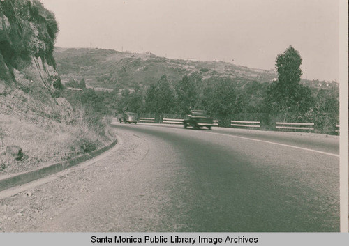 Sunset (Beverly) Blvd, looking east into Temescal Canyon, Calif