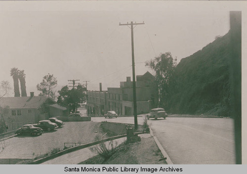 Looking down Chautauqua Blvd. from Santa Monica Canyon