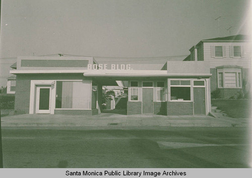 Bose Building on Via de La Paz in Pacific Palisades