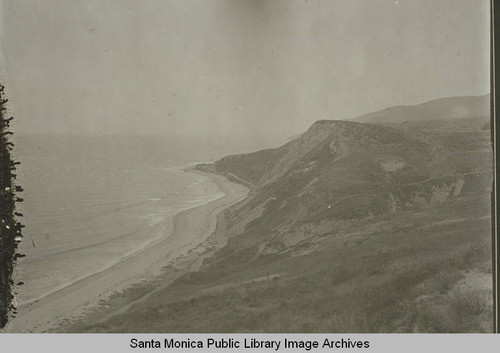 Looking toward the Bel Air Bay Club area and the ocean below from the Huntington Palisades