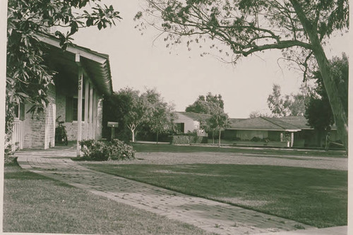 Houses in Huntington Palisades, Calif