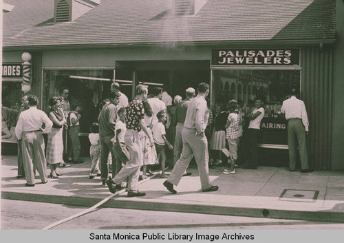 Palisades Jewelers at Antioch near Swarthmore Avenue in Pacific Palisades