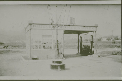 Jack Sauer's Service Station in Pacific Palisades