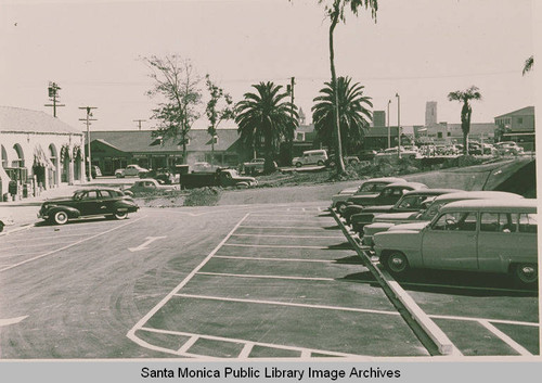 Intersection of Antioch and Via de La Paz, where park was removed to make room for a parking lot