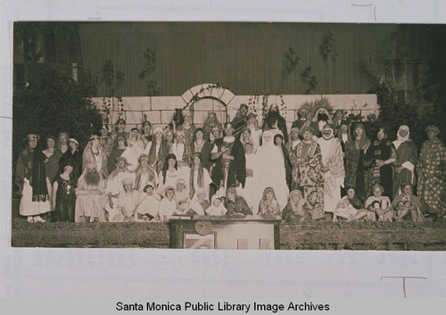 Cast of "The Dawning," the 1925 selection for the annual religious performance, performed every Easter at the Tabernacle in the Pacific Palisades