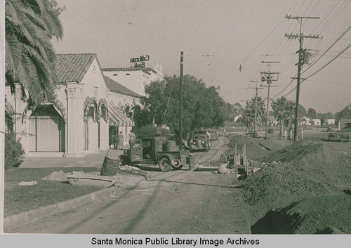 A sewer is put in on Antioch, with the Pacific Palisades Business Block to the left